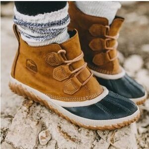 Sorel Out n About Waterproof Shoes Size 6.5